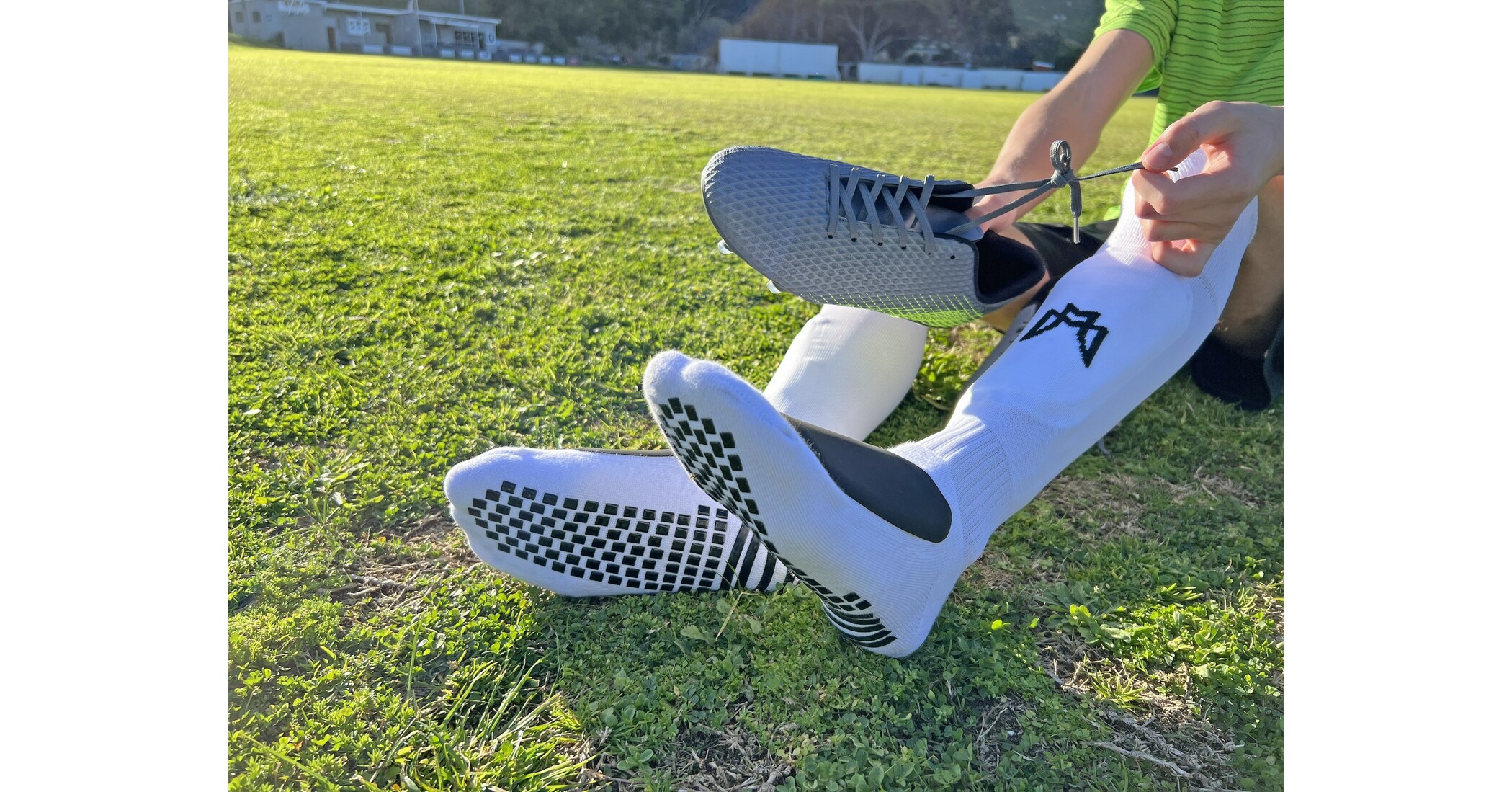 MediCaptain: Revolutionary All-in-One Protective Sport Socks by