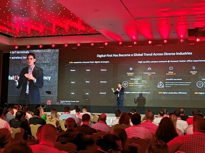 Saul Arjona Bueno, director de tecnología del Departamento de Negocios Empresariales de México de Huawei, pronunció un discurso (PRNewsfoto/Huawei)