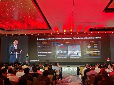 Karl Zhao, director de productos de Latinoamérica de la línea de productos de comunicación de datos de Huawei, pronunció un discurso (PRNewsfoto/Huawei)