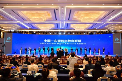 The China-ASEAN Digital Education Alliance and the Network for Higher Education on Finance and Economics among China-ASEAN Universities and Colleges were launched.