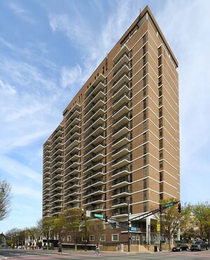 The Windsor Over Peachtree Selects FirstService Residential as Property Management Partner