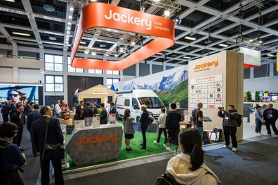 Jackery's Trailblazing Journey to IFA 2023: Unveiling the Solar Generator 1000 Plus and 300 Plus WeeklyReviewer