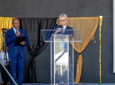 Global Sae-A's S&H School in Haiti produced its first graduates in 10 years since its establishment. The photo shows Global Sae-A Group's Chairman WK Kim, the school's founder, giving a congratulatory speech at S&H School's first graduation ceremony.