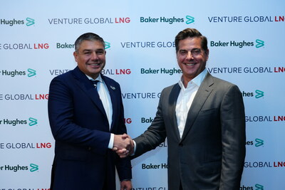 CEO da Venture Global, Mike Sabel, e presidente e CEO da Baker Hughes, Lorenzo Simonelli (PRNewsfoto/Venture Global LNG)