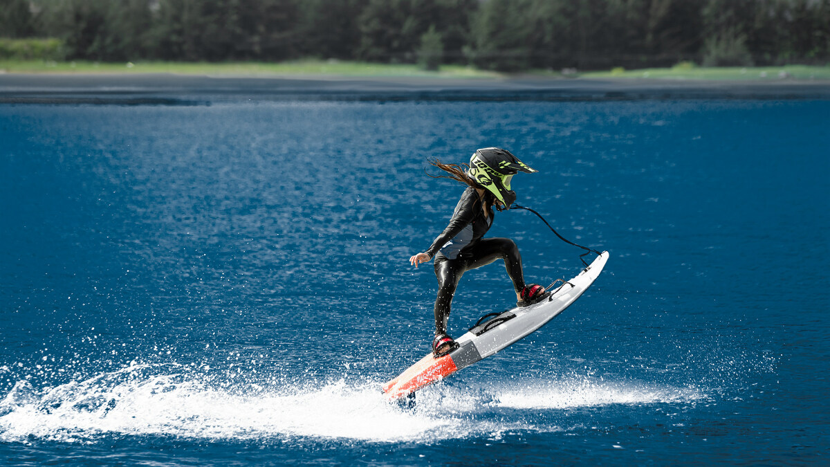 Launch of Cyrusher Thunder: Riding the Waves of Electric Surfboarding - Vimarsana News