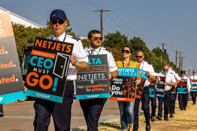 In support of NJASAP's Aug. 31, Coast-to-Coast Informational Picket, NJASAP members and their families traveled to Dallas to urge NetJets executives to reverse the company’s sad decline from status carrier to steppingstone. The Labor Day event drew more than 500 members and their families to 10 cities across the U.S.