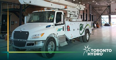 Toronto Hydro's First Fully Electric Bucket Truck (CNW Group/Toronto Hydro-Electric System Limited)