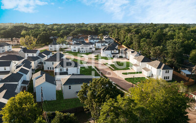 Aerial view of homes in the newly constructed Lakewood Manor community, now leasing in Lake Jackson, TX.
