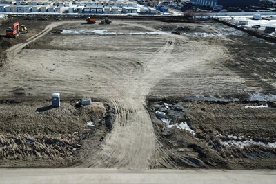 Photo 3: View of the Empower Calgary Facility Site from the North (as of May 11, 2023) with earth works proceeding (CNW Group/Northstar Clean Technologies Inc.)