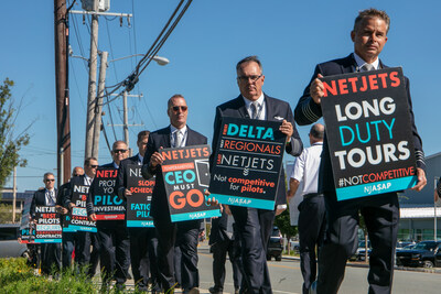 Urging NetJets executives to reverse the company’s sad decline from carrier destination to industry steppingstone, NJASAP members picketed outside Signature Flight support in Bedford, Massachusetts as part of the 2023 Coast-to-Coast Informational Picket on Aug. 31, 2023. The largest multi-city picket in the Union’s history, more than 500 members and their families participated in 10 cities across the country.