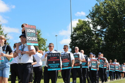 Since February 2023, NJASAP members have participated in 13 informational pickets plus several small-format pickets across the U.S. to decry the Fractional's continued refusal to compete for top talent as the pilot labor crisis continues. On Aug. 31, 2023, more than 90 NetJets pilots and their families picketed outside NetJets’ corporate headquarters in Columbus, Ohio, as part of the Union’s 2023 Coast-to-Coast Informational Picket coinciding with the Labor Day holiday.