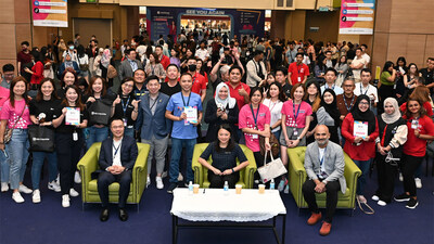 The Malaysia Career and Training Fair officiated by YB Hannah Yeoh, Minister of Youth and Sports, Datuk William Ng, Managing Director of AIC Exhibitions and Vic Sithasanan, Managing Director, JobStreet Malaysia