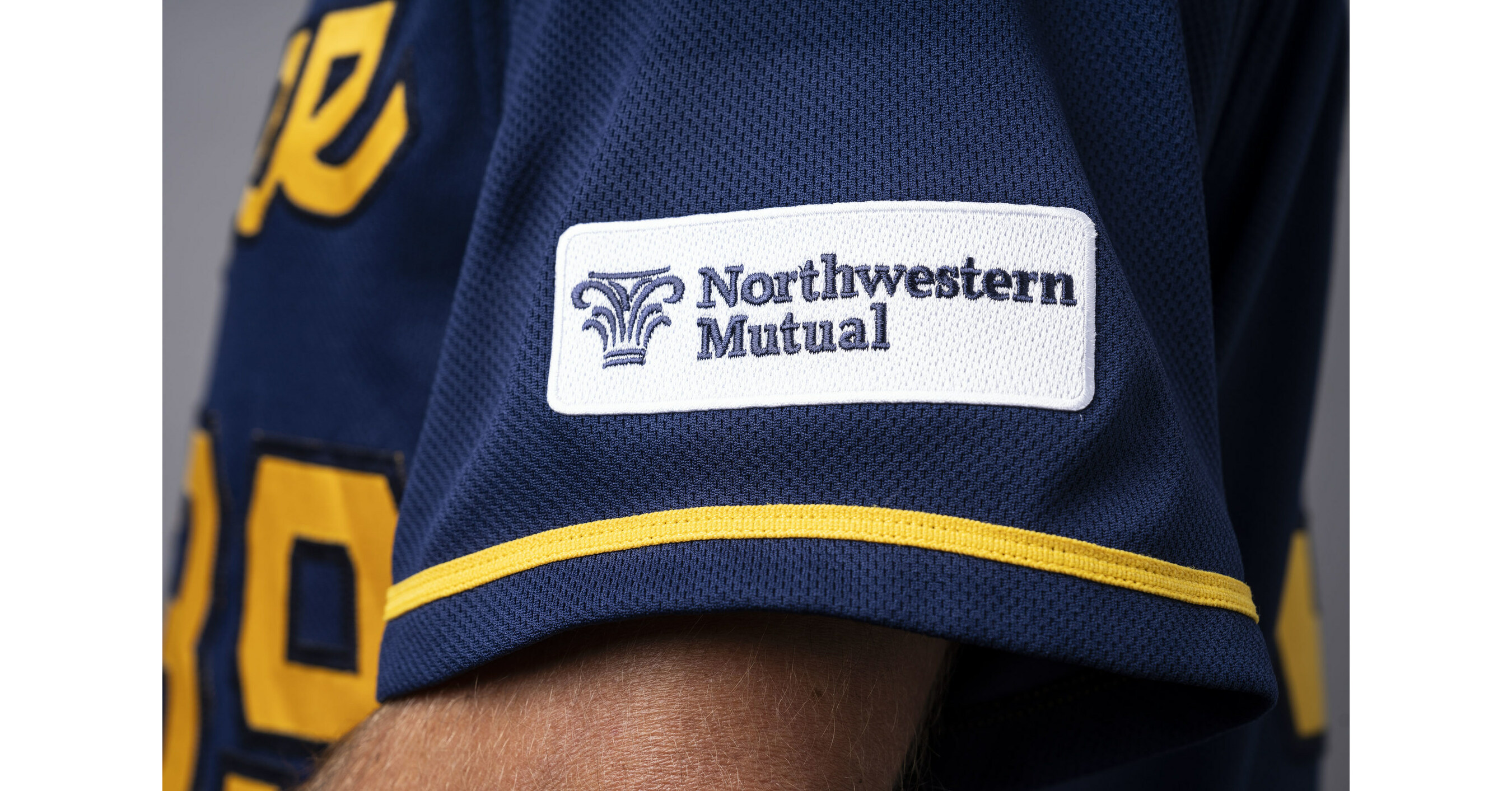 Milwaukee Brewers sign jersey patch deal with Northwestern Mutual
