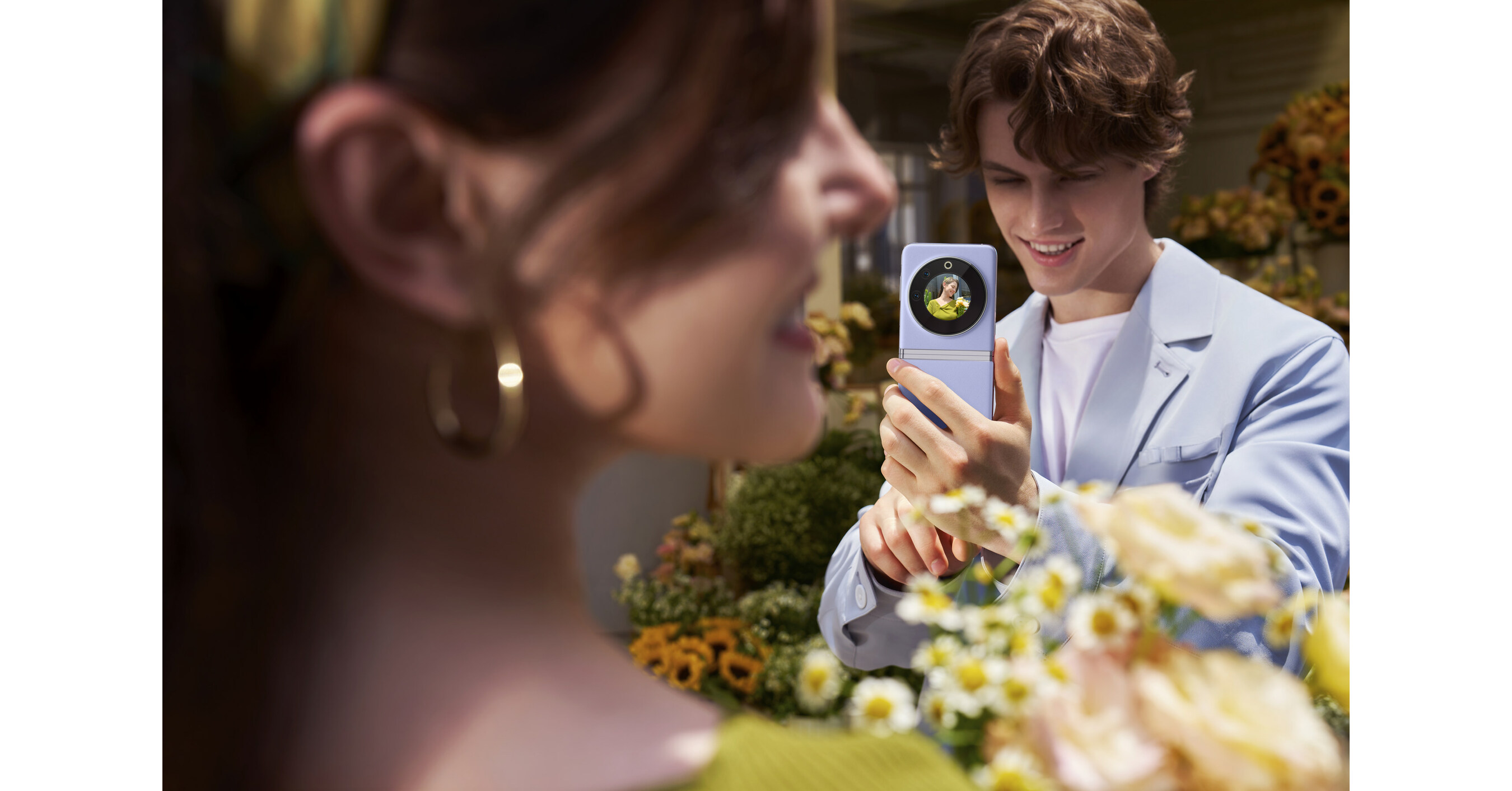 TECNO Globally Launches PHANTOM V Flip 5G: Representing Flip in Style and Perfect in Pocket