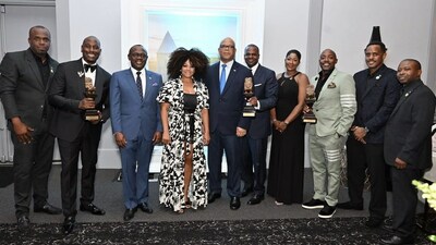 From L to R: Senator, the Hon. Randy Rolle, Bahamas Ministry of Tourism, Investments & Aviation, Actor and Singer Tyrese Gibson, Hon. I Chester Cooper, Deputy Prime Minister,  Minister of Tourism, Investments and Aviation, Actress and Director Kim Fields, Bahamas Consul General in Atlanta Anthony Moss, Former Mayor of Atlanta Kasim Reed, Director General, Bahamas Ministry of Tourism, Investments & Aviation, Latia Duncombe,  Producer Will Packer, Senior Director, Bahamas Ministry of Tourism, Investments & Aviation, Andre Miller, & Director, Bahamas Ministry of Tourism, Investments & Aviation, Clarence Rolle.