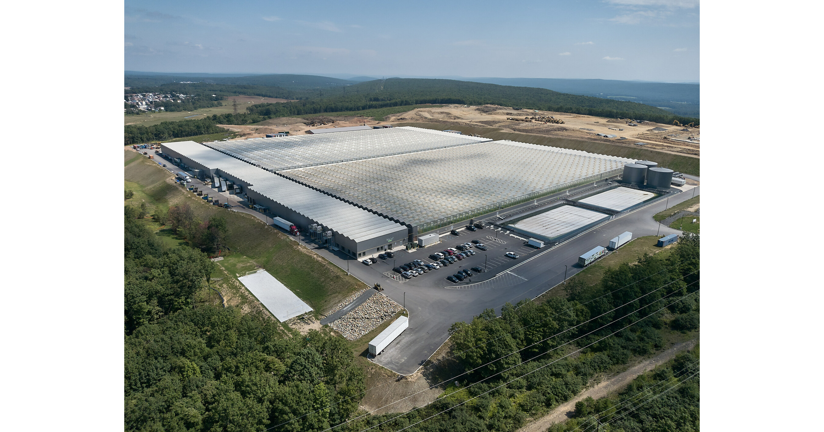 Little Leaf Farms Doubles Greenhouse Lettuce Capacity, Expands Along East  Coast