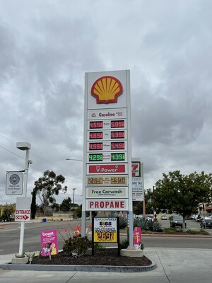 El precio del E85 es casi $2.00 más barato que el de la gasolina regular en la estación de Ed Abrahim en San Diego el 9 de septiembre de 2023 (PRNewsfoto/Pearson Fuels)
