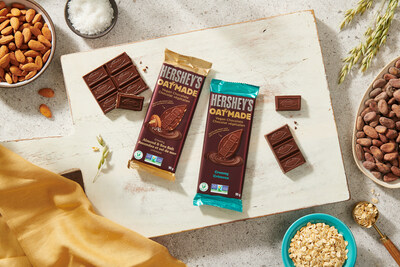 HERSHEY'S OAT MADE is available in two delicious flavours - Creamy and Almond & Sea Salt. (CNW Group/Hershey Canada)