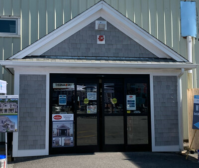 Mid-Cape Home Centers Feature "Living" Showcases of Tando® Composites