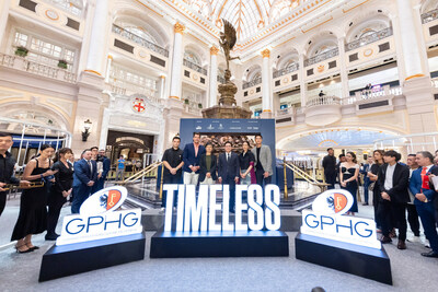 Sands Lifestyle, as event partner for TIMELESS, held the officiating ceremony at Crystal Palace of The Londoner Macao on Sept. 25. (left to right) Officiating guests included Austen Chu, Founder of Horoloupe; Michel Lamunière, Chairman & CEO of Tatler Asia; Maria Helena de Senna Fernandes, Director, Macao Government Tourism Office; Dr. Wilfred Wong, President, Sands China Ltd.; Carine Maillard, Director of GPHG; Taiwanese actor and Golden Horse award winner Yo Yang.