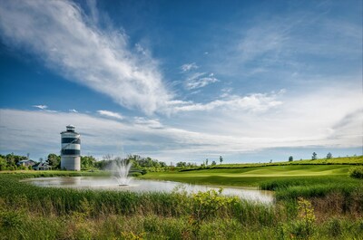 The Nest, Friday Harbour’s award-winning golf course, rose to #37 on SCORE Golf’s 2023 Best Golf Courses in Canada this July. (CNW Group/Friday Harbour Resort)