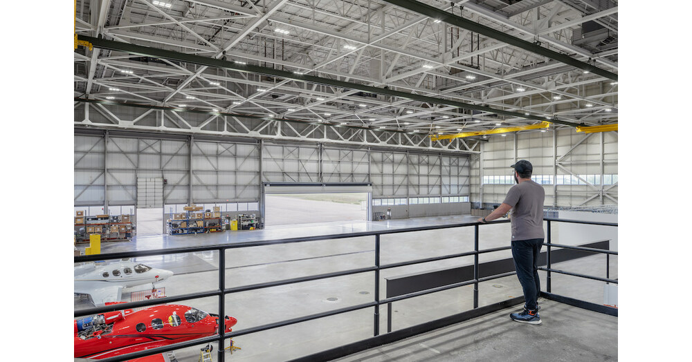 Cirrus Aircraft Celebrates its Innovation Center Grand Opening in Duluth