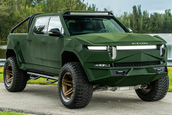 The Apocalypse Nirvana might start life as a Rivian R1T, but this pickup looks absolutely nothing like its base truck. This is thanks to an Apocalyptic design that keeps all of the truck’s original sensors intact and functional.