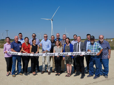 rsted Americas CEO David Hardy pictured with corporate customers, Marion County commissioners, and representatives from The Conservation Fund and The Nature Conservancy