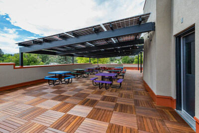 A photo of Mountain Middle School’s rooftop solar classroom.