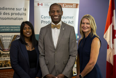 The Honourable Greg Fergus, Parliamentary Secretary to the President of the Treasury Board and to the Minister of Health with signatories of the Canadian Product Safety Pledge, Eva Lorenz, Country Director, Amazon Canada, and Nivitha Jeyakumar, Government Relations Lead, eBay Canada. (CNW Group/Health Canada (HC))