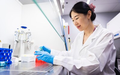 Dr Jiao Jiao Li leads a research team in biomedical engineering where she is currently developing regenerative therapies for bone and joint disorders. Photo by Andy Roberts.