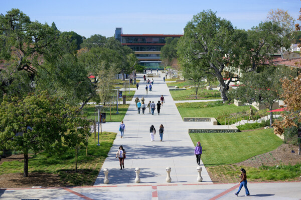 Claremont McKenna College raises nearly $1.1 billion, shattering fund ...