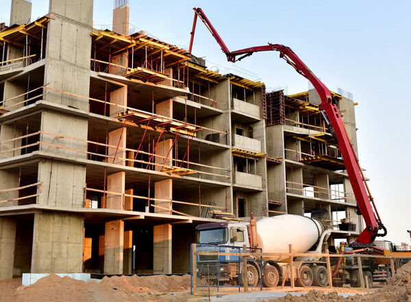 Around 80 tons of C-Crete's cement-free concrete was recently poured in the foundations, shear walls and floor slab of a commercial building and more projects are underway.