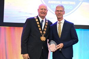 Geistlich Pharma AG Executive Chairman, Dr. Andreas Geistlich, Honored with AAOMS Special Citation Award