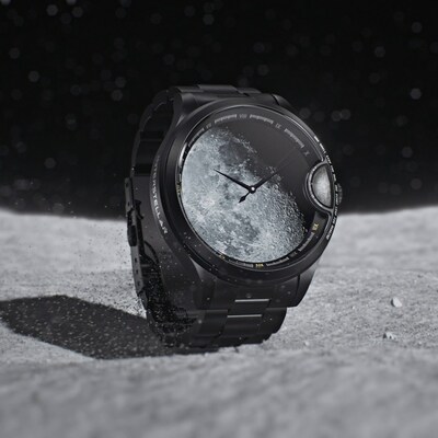 LUNAR1,622 is a unique timepiece commemorating the historic Apollo XI lunar landing