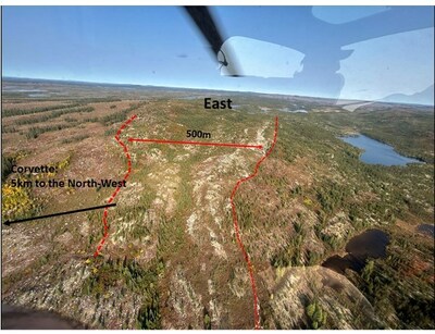 Figure2 : View to the east of the Block “C” pegmatites complex. (CNW Group/Visible Gold Mines Inc.)