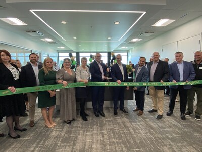 Arbor_Realty_Trust__Ribbon_cutting_ceremony_at_Arbor_s_newest_office.jpg
