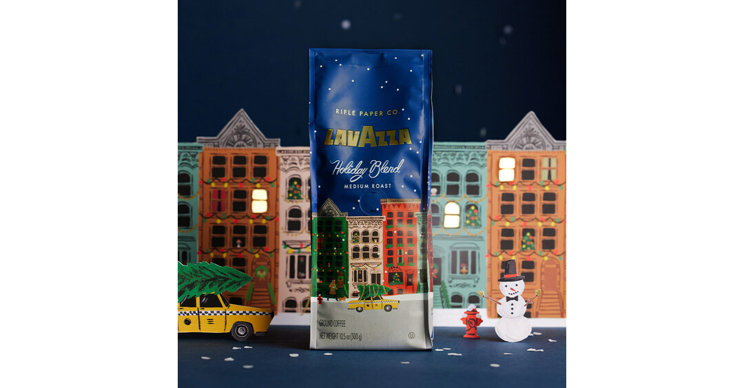  Lavazza + Rifle Paper Co. Holiday Blend Gift Box Limited  Edition Includes Coffee Mug and Ground Coffee Medium Roast 10 oz. (Pack of  1) : Grocery & Gourmet Food