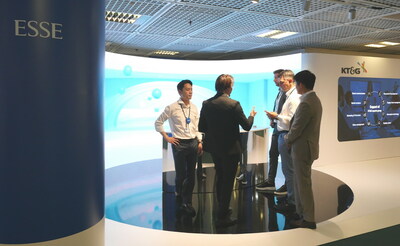 KT&G took part in 2023 TFWA World, the world's largest travel retail exhibition held in Cannes, France from October 1st to 5th. The picture shows travel retail industry buyers looking around KT&G's booth.