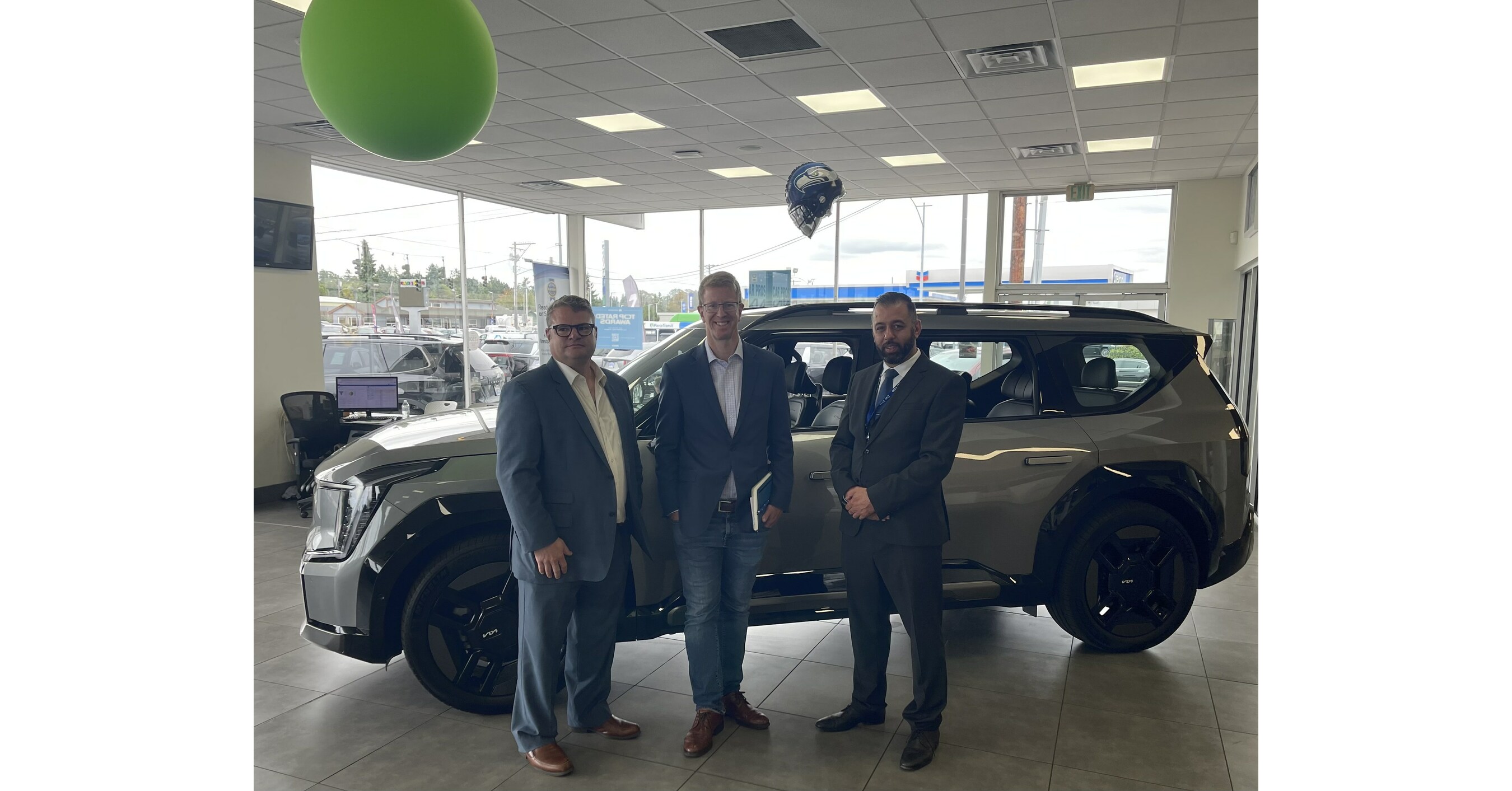 Car Pros Automotive Group Hosts Congressman Derek Kilmer in to