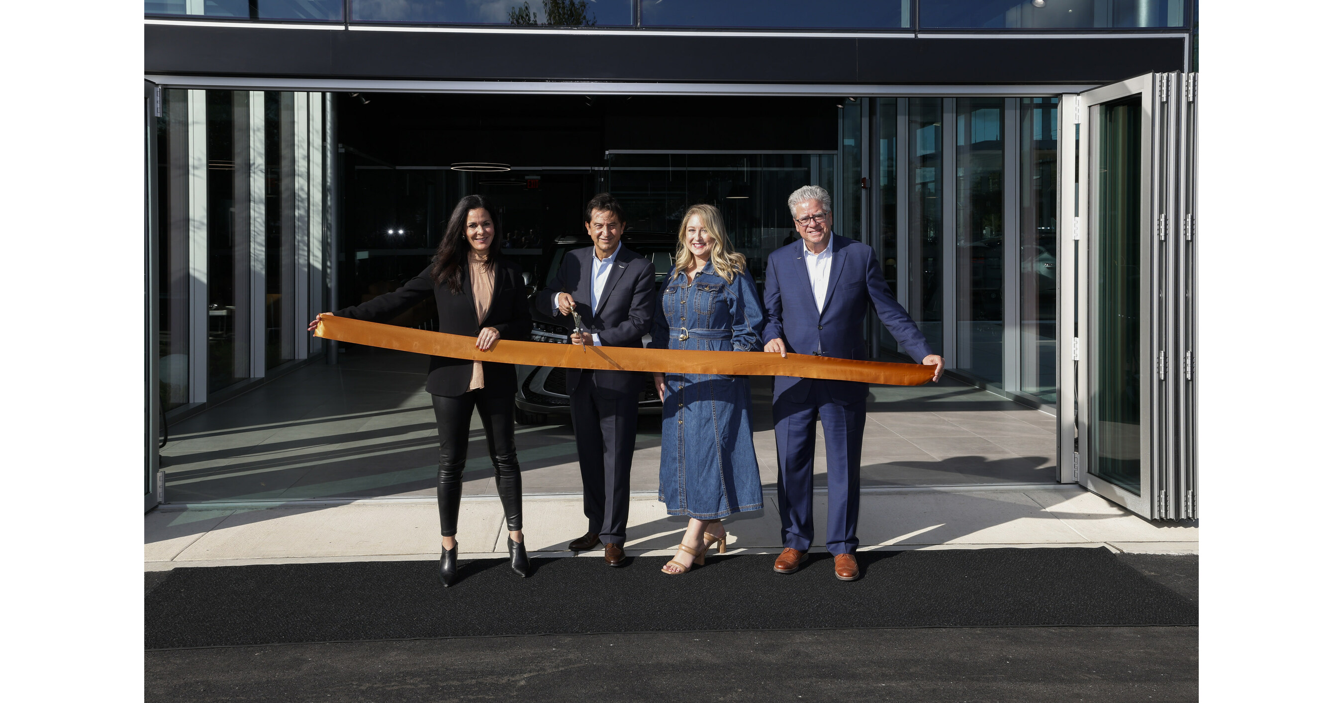 GENESIS CONTINUES RETAIL EXPANSION WITH FIRST FACILITY IN NEW JERSEY