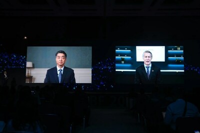 Huawei’s Ken Hu and GSMA’s Mats Granryd discussing 5G at MBBF 2023 in Dubai