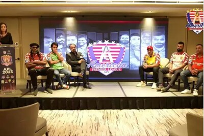 Chris Gayle (West Indies), Fawad Alam(Pakistan), Jay Mir (CEO APL), Ravi Bopara (England), Navneet Dhaliwal (Canada), and Samit Patel (England) at the historic launch of the American Premier League Season 2 in Times Square New York.
