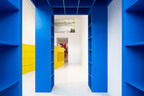 IKEA Canada collabore avec Mason Studio sur une étagère KALLAX plus grande que nature