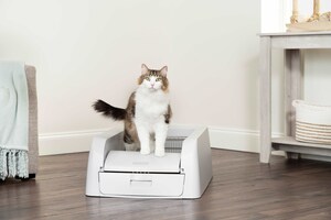 PetSafe® Introduces the ScoopFree® Clumping Self-Cleaning Litter Box