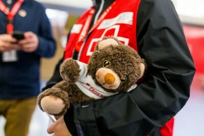 La Croix-Rouge canadienne offre des ours en peluche pour rconforter les enfants touchs par une catastrophe. (Crdits photo : Croix-Rouge canadienne) (Groupe CNW/Financire Fairstone Inc.)
