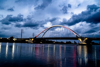 Minneapolis Lowry Avenue Bridge, Jessica Strobel