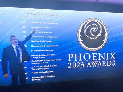 GT Medical Technologies CEO Matthew Likens accepts the award for GammaTile Therapy.   Awarded the 2023 Most Promising New Product of the Year by The Phoenix: The Medical Device and Diagnostic Conference for Chief Executive Officers.