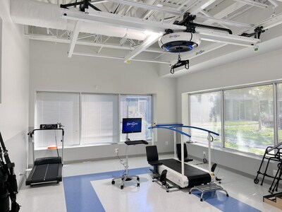 ZeroG 3D with integrated slat-belt treadmill