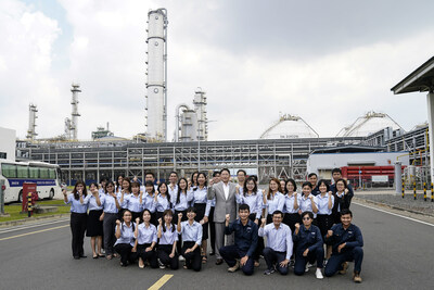 Chairman Cho visits to Vietnam Vina Chemical factory